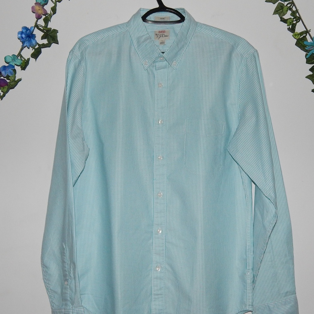 Light Blue Button Down - L